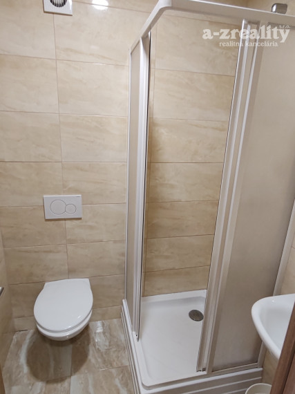 Na prenájom 3  izbový byt v Komárne