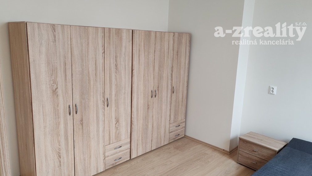 Na prenájom 3  izbový byt v Komárne