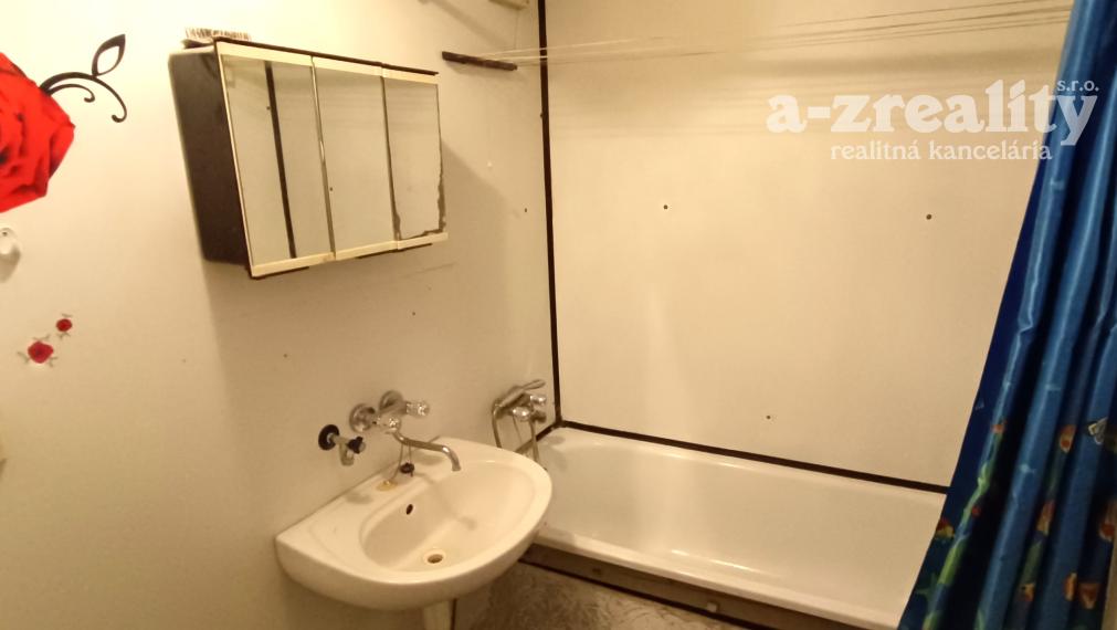 Na predaj veľký 1 izbový byt v Nových Zámkoch