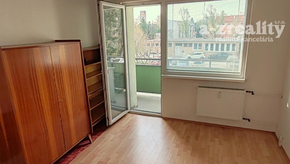 Ponúkame na predaj svetlý 3 izbový byt v Komárne