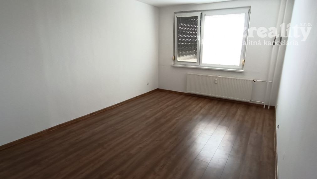 EXKLUZÍVNE NA PRENÁJOM – 2-IZB. BYT NA JUHU V NOVÝCH ZÁMKOCH