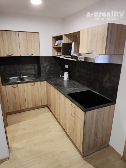 Na prenájom 3  izbový byt v Komárne