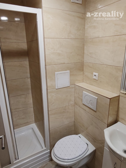 Na prenájom 3  izbový byt v Komárne