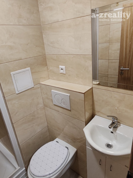 Na prenájom 3  izbový byt v Komárne