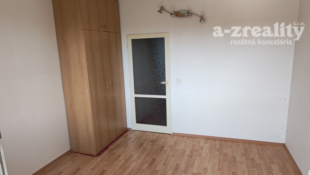 Znížená cena! 3 izbový byt z balkónom na predaj