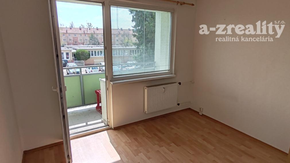 Znížená cena! 3 izbový byt z balkónom na predaj