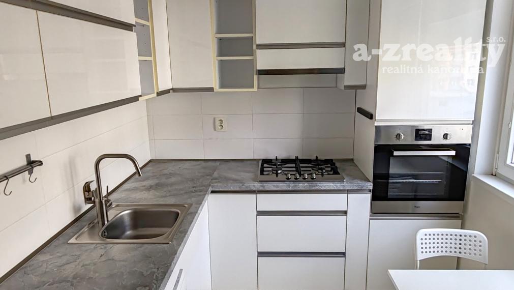 Pekný 2 izbový byt na prenájom v Komárne