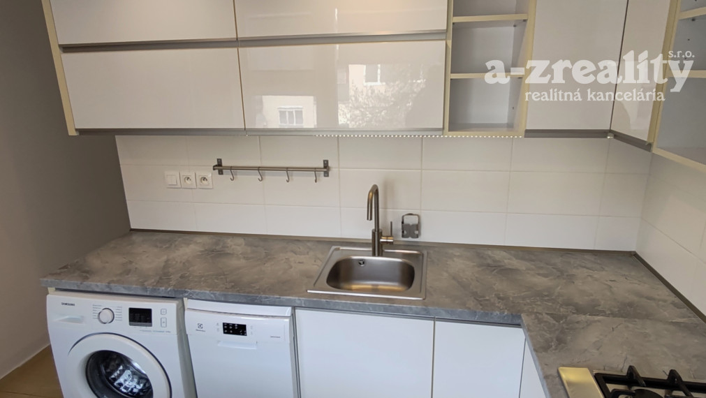 Pekný 2 izbový byt na prenájom v Komárne