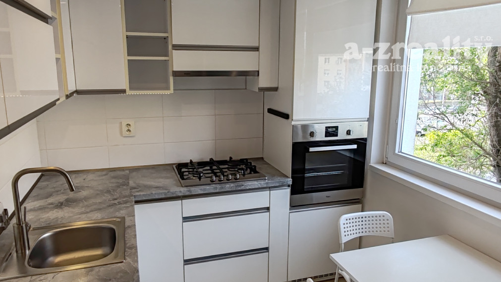 Pekný 2 izbový byt na prenájom v Komárne