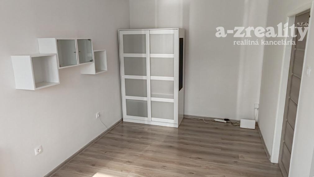 Pekný 2 izbový byt na prenájom v Komárne