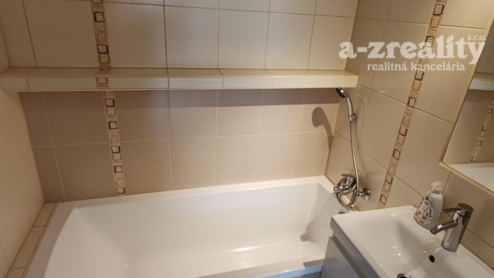 Pekný 2 izbový byt na prenájom v Komárne