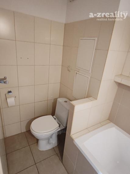 Pekný 2 izbový byt na prenájom v Komárne