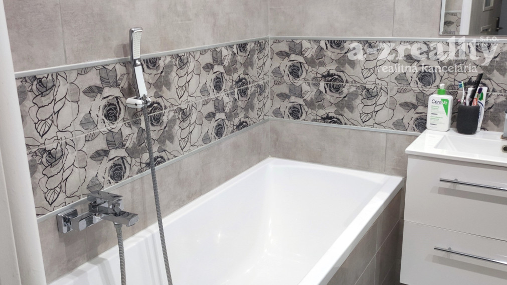 Na prenájom 2 izbový byt v Nových Zámkoch