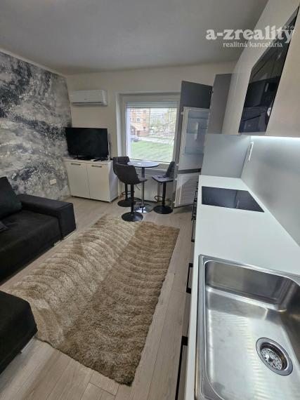 Prerobená garsónka na prenájom v Komárne