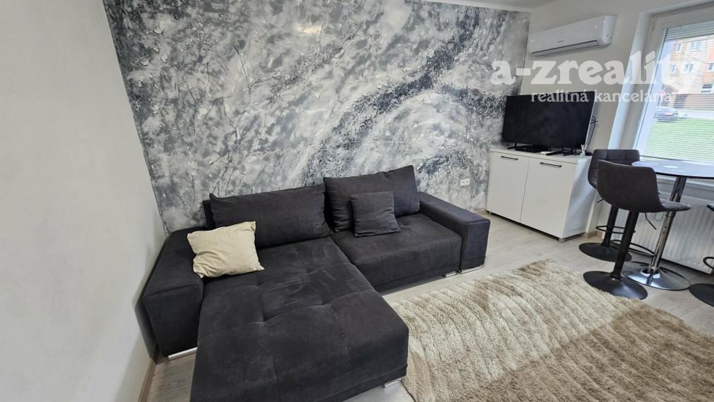 Prerobená garsónka na prenájom v Komárne