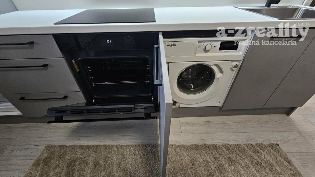 Prerobená garsónka na prenájom v Komárne