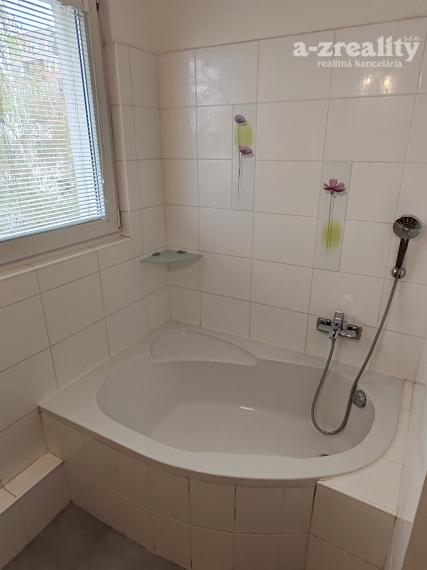 Pekný prerobený byt na predaj v Komárne