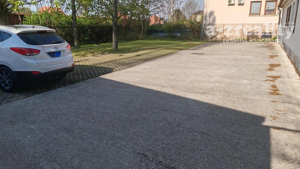 Komerčný objekt na predaj  v Komárne