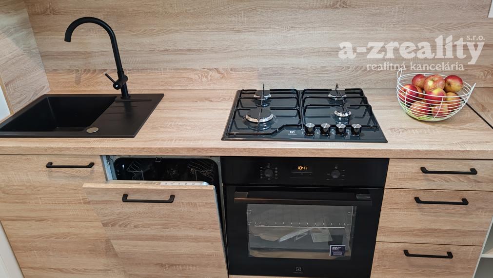 Znížená cena! Prerobený byt na predaj v Komárne