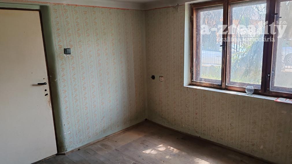 Rodinný dom a veľký pozemok na predaj v Patinciach
