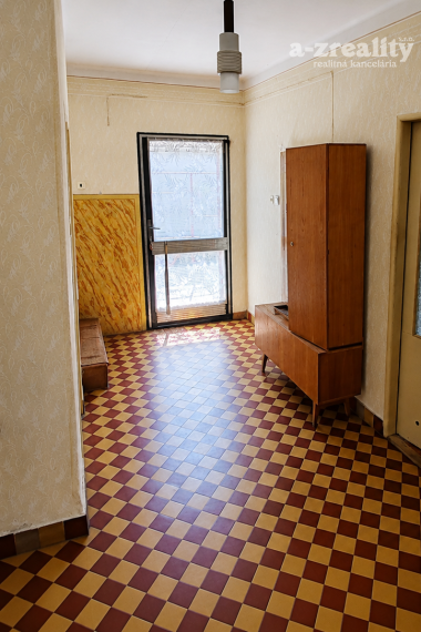 Rodinný dom so záhradou na predaj v Kameničnej