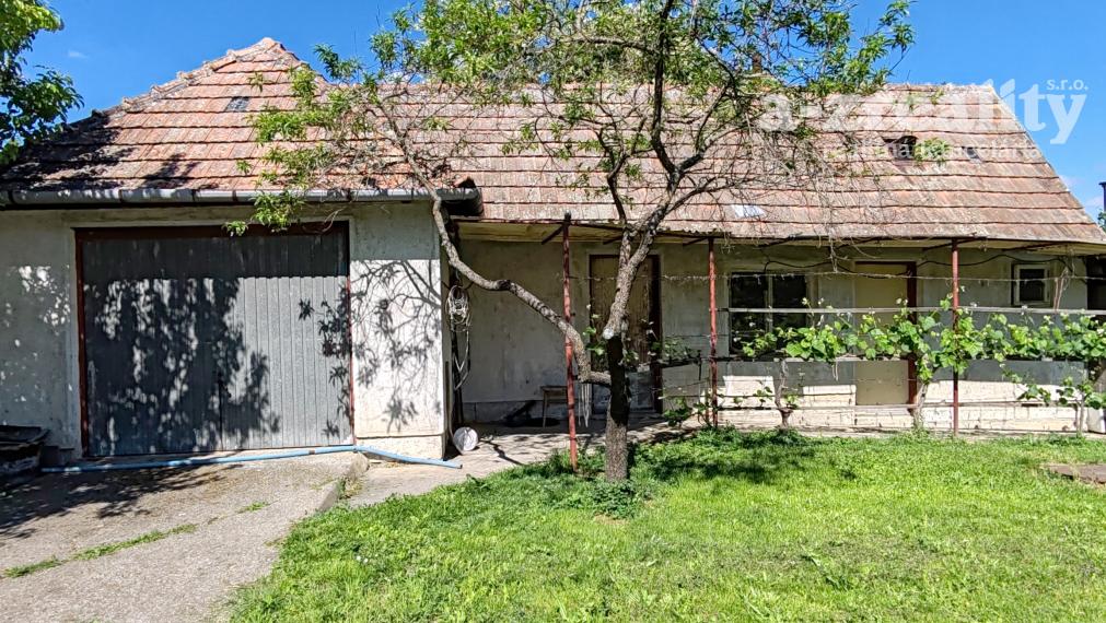 Rodinný dom so záhradou na predaj v Kameničnej