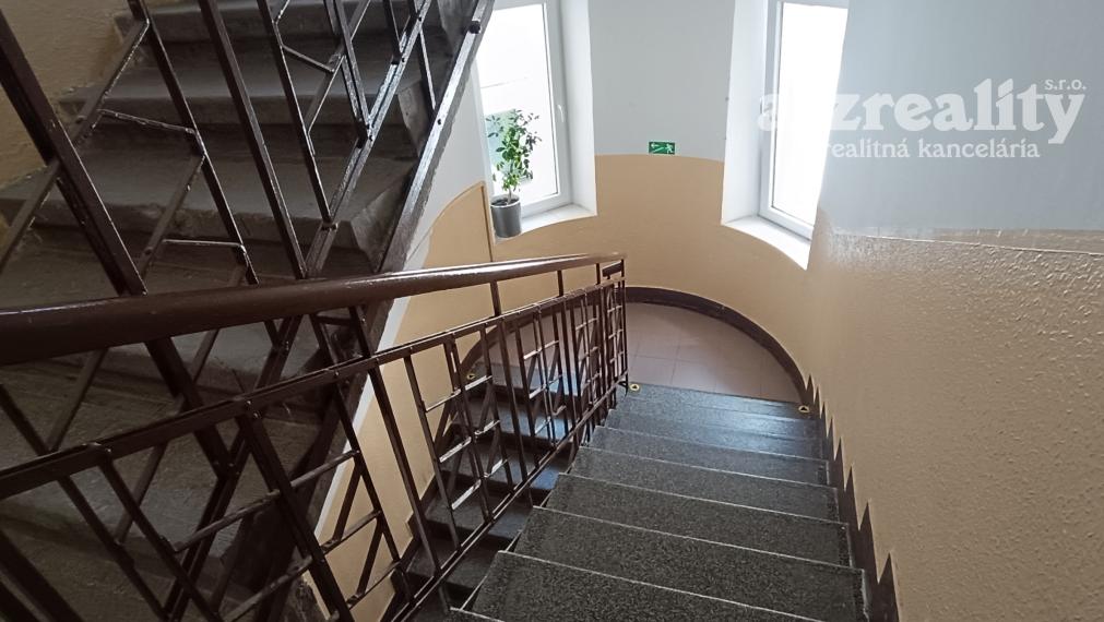 NOVINKA: Na predaj 2 izbový byt v centre mesta Nové Zámky