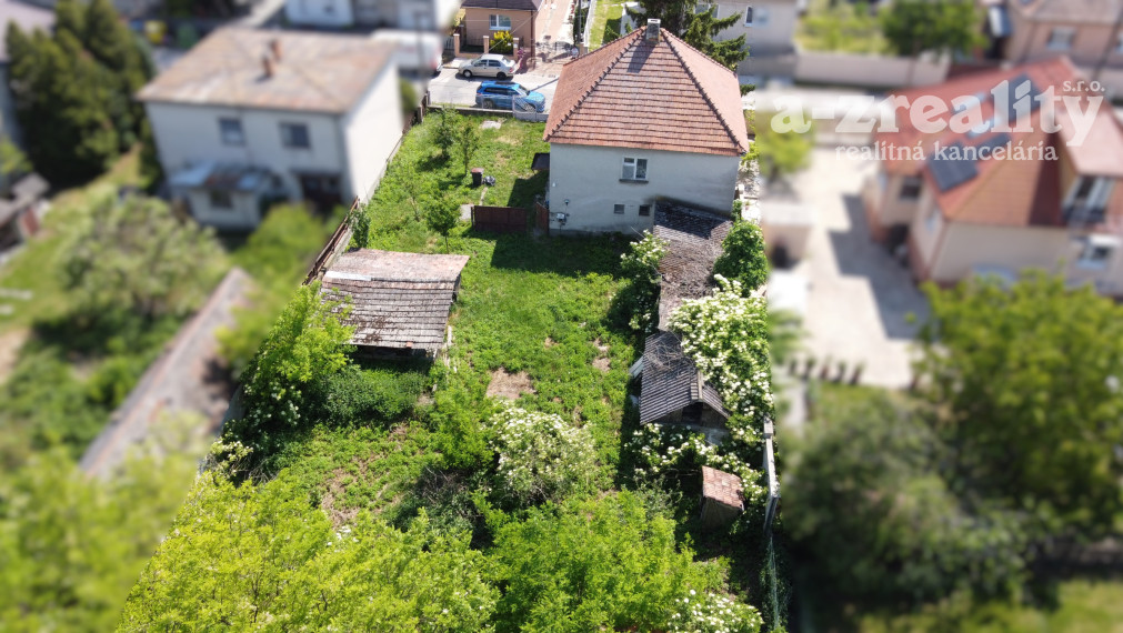 Rodinný dom a veľký pozemok na predaj v Patinciach