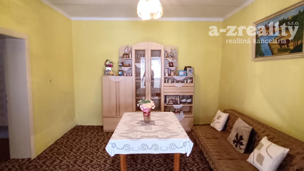 Na predaj starší 4 izbový rodinný dom v obci Tvrdošovce