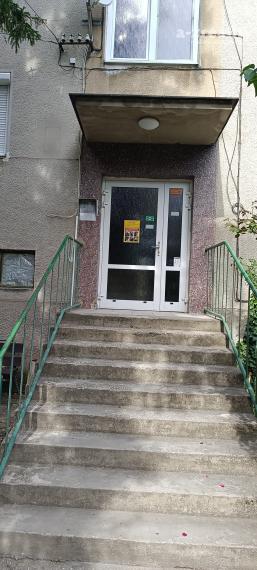 Na predaj veľký 3 izbový byt s balkónom a s garážou v Komárne