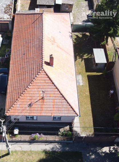 Na predaj starší 4 izbový rodinný dom v obci Tvrdošovce