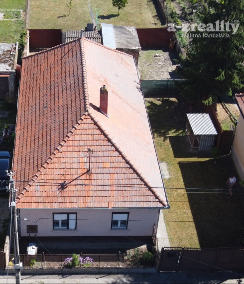 Na predaj starší 4 izbový rodinný dom v obci Tvrdošovce