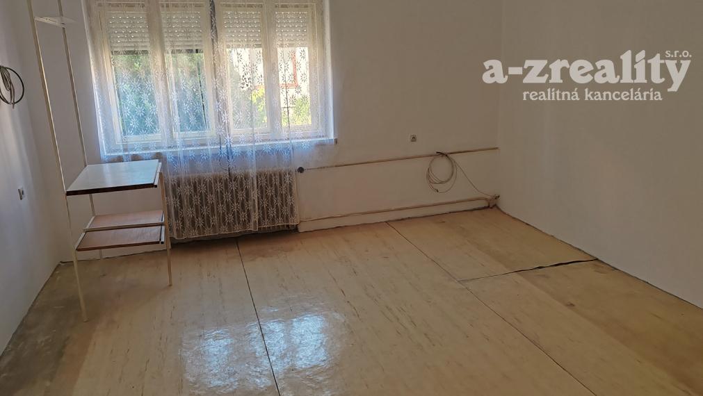 Iba u nás! Rodinný dom s garážou na predaj v Komárne