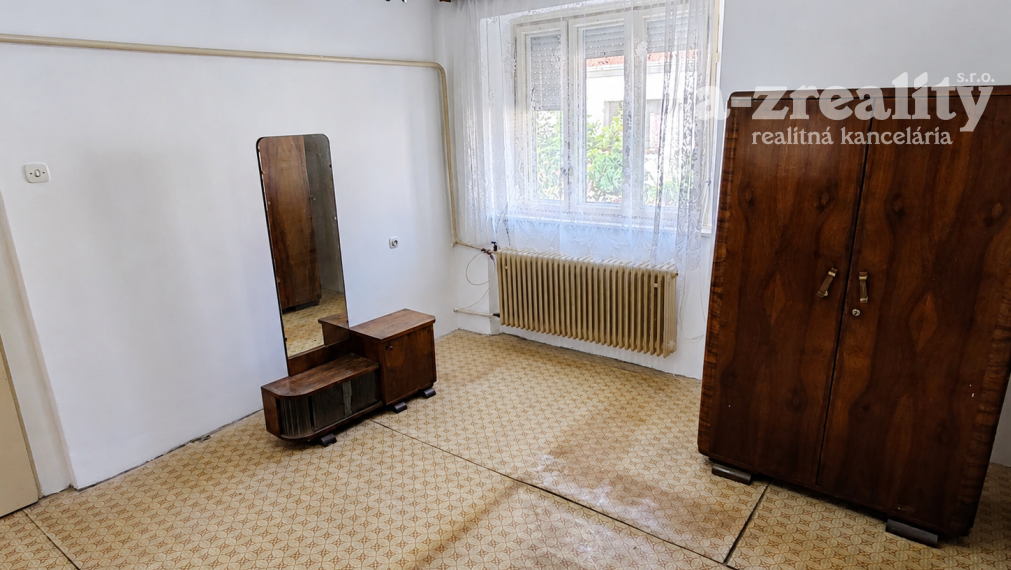 Iba u nás! Rodinný dom s garážou na predaj v Komárne