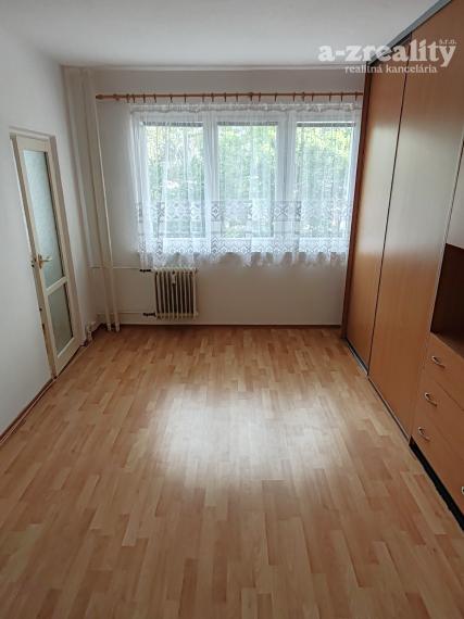 Na prenájom 3  izbový byt s balkónom v Komárne