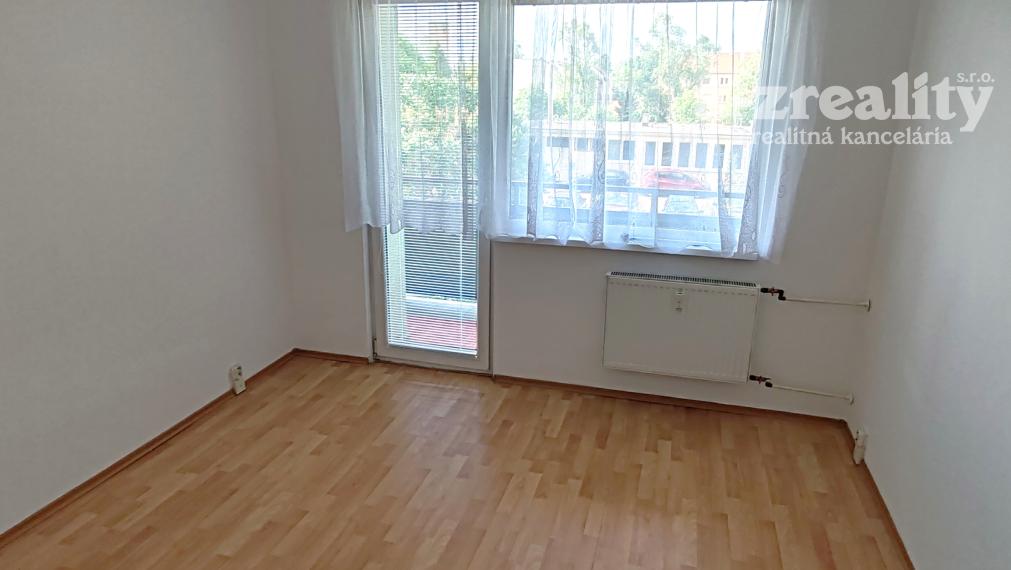 Na prenájom 3  izbový byt s balkónom v Komárne