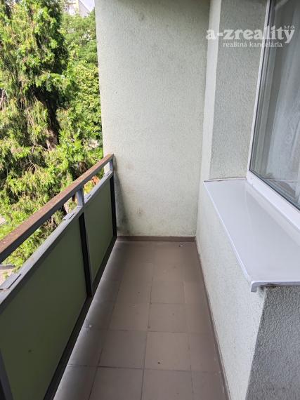 Na prenájom 3  izbový byt s balkónom v Komárne