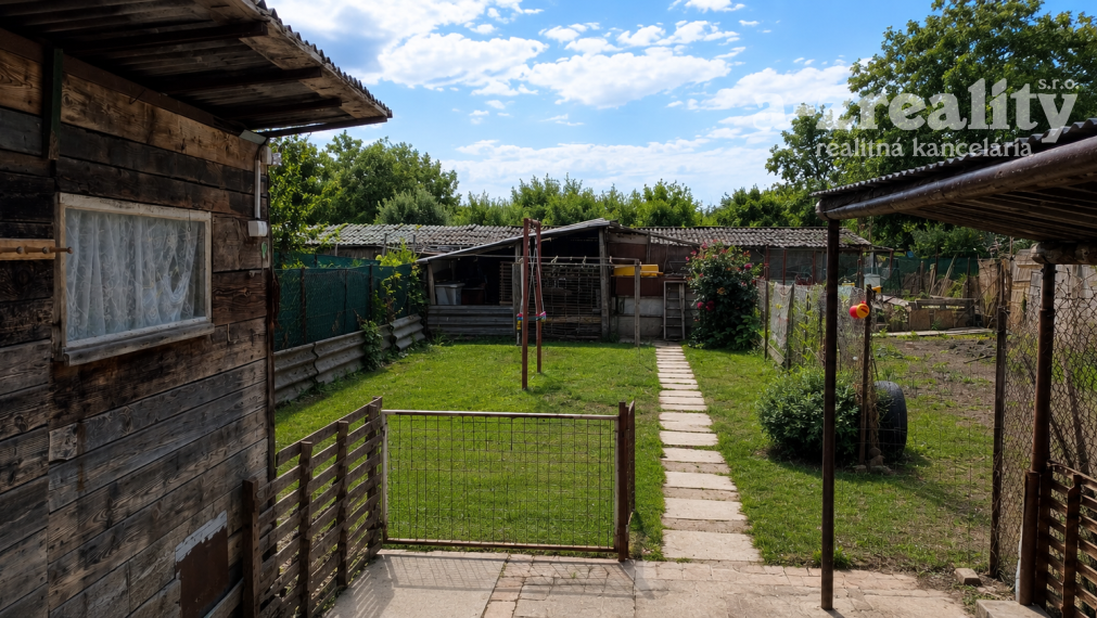 Na predaj zmodernizovaný 4- izbový byt v obci Mikulášov dvor