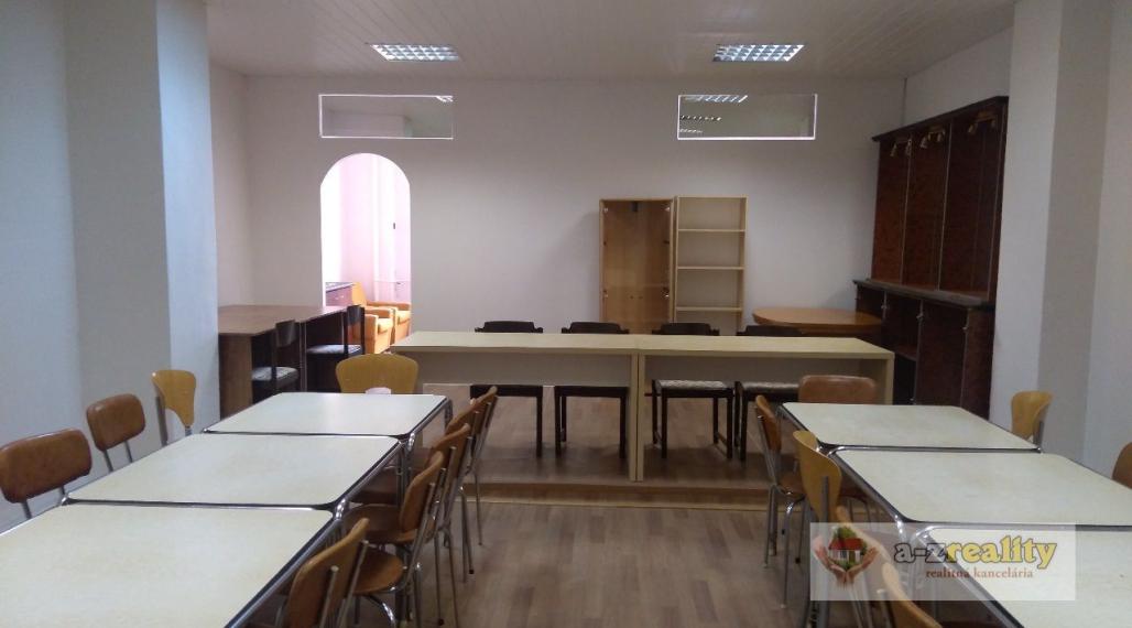 2568 Ponúkame Vám na prenájom miestnosti na M.R.Štefánika v Nových Zámkoch