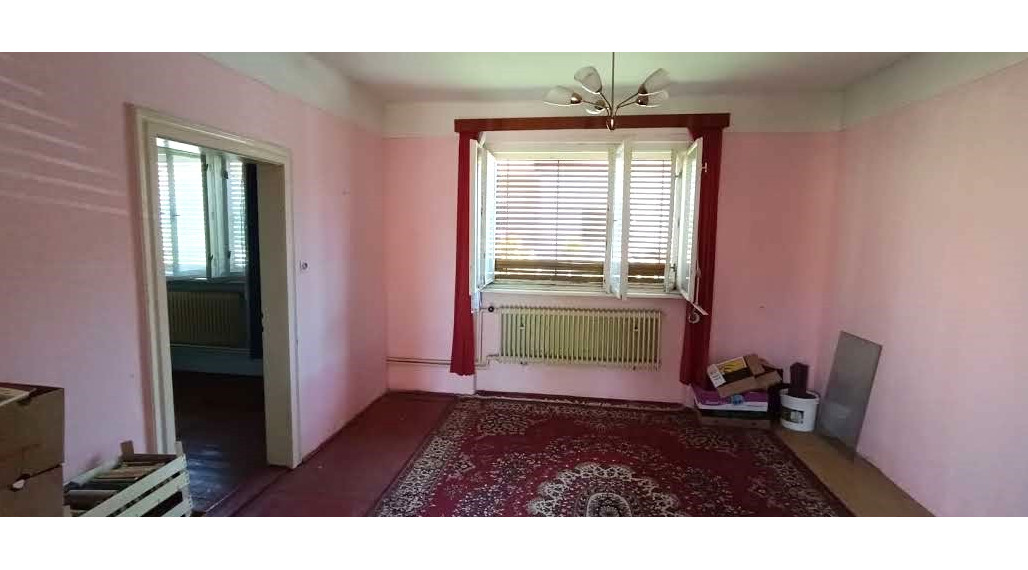 Na predaj  starší rodinný dom v Nových Zámkoch