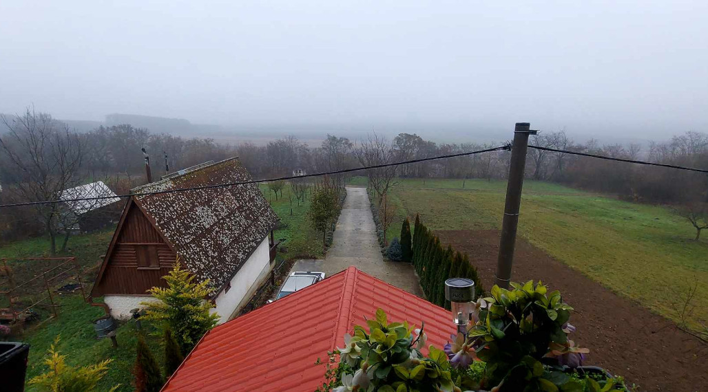 Ponúkame na prenájom kompletne zariadenú chatu  pri Čake