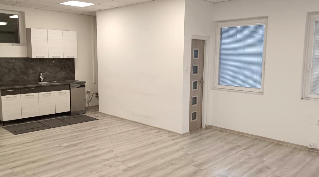 Na prenájom podnikateľský objekt v Nových Zámkoch