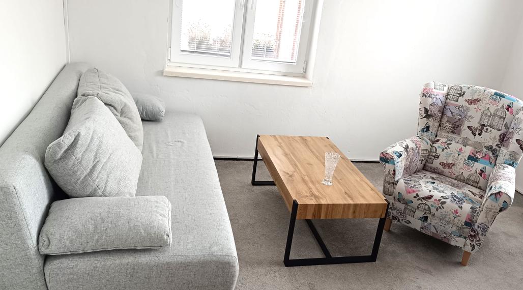 Na prenájom obch.-kancelárske priestory v RD v Nových Zámkoch