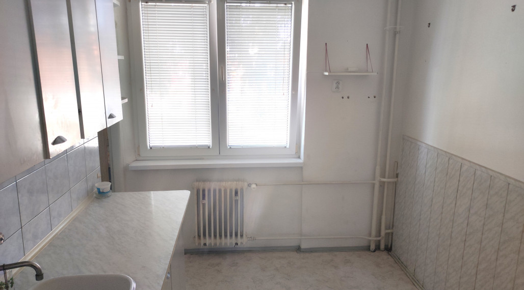 Predaj 3 izbový bytu v štvorbytovke s garážou v Nových Zámkoch