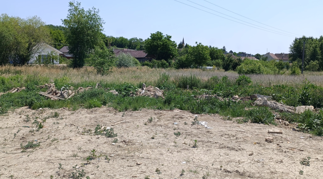 Na predaj investičný pozemok v obci Čechy