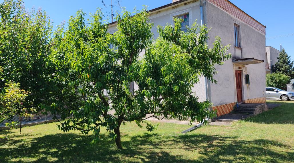 Ponúkame na predaj rodinný dom v obci Číčov