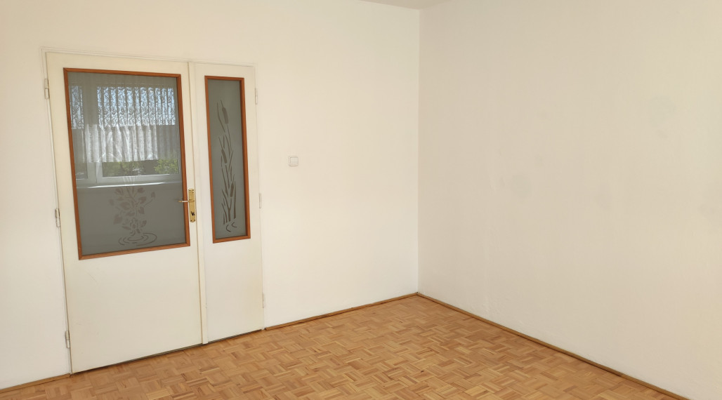 Na prenájom 2 izbový byt v Nových Zámkoch