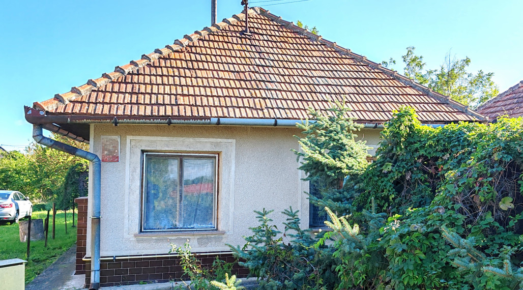 Rodinný dom s garážou na predaj v Marcelovej