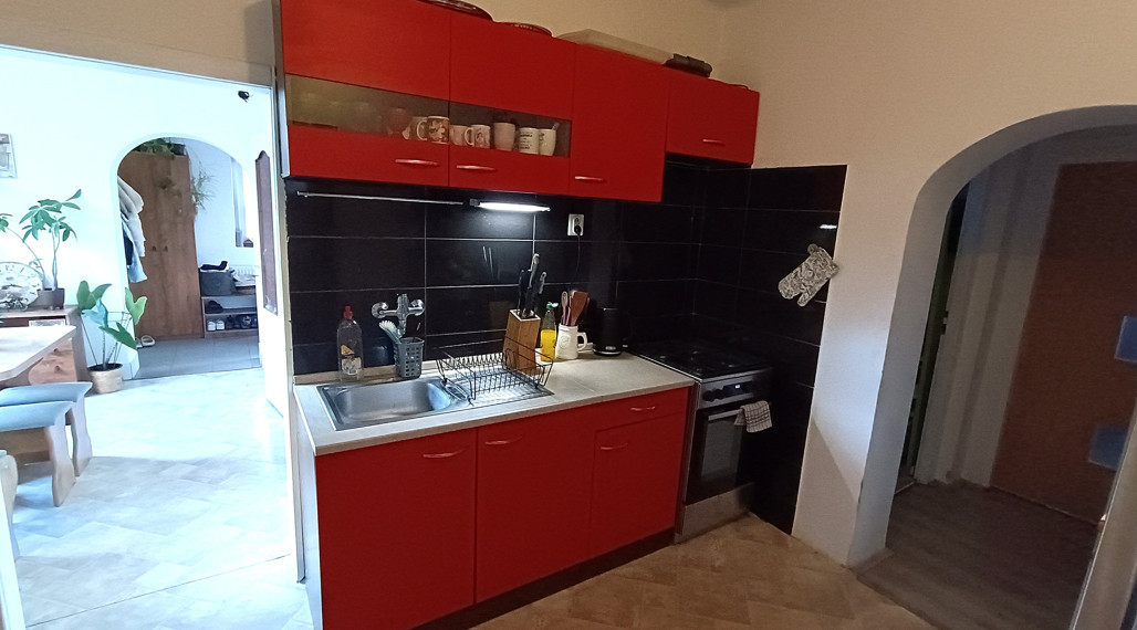 Na predaj čiastočne zrekonštruovaný rodinný dom v Jatove