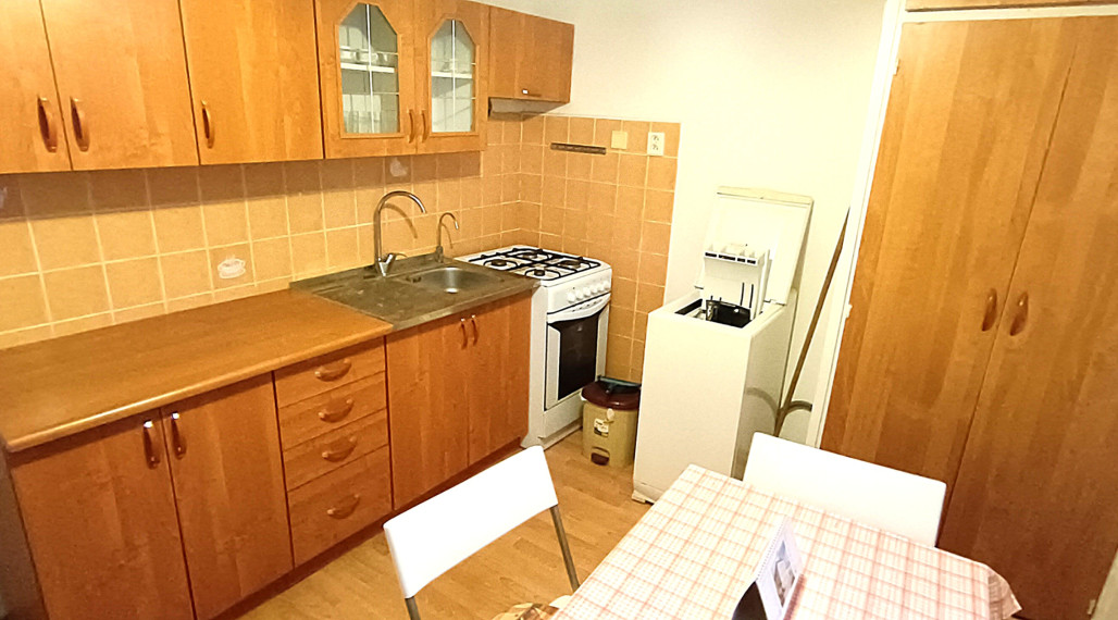 Prenájom 2 izbového bytu na prednádraží v Nových Zámkoch.